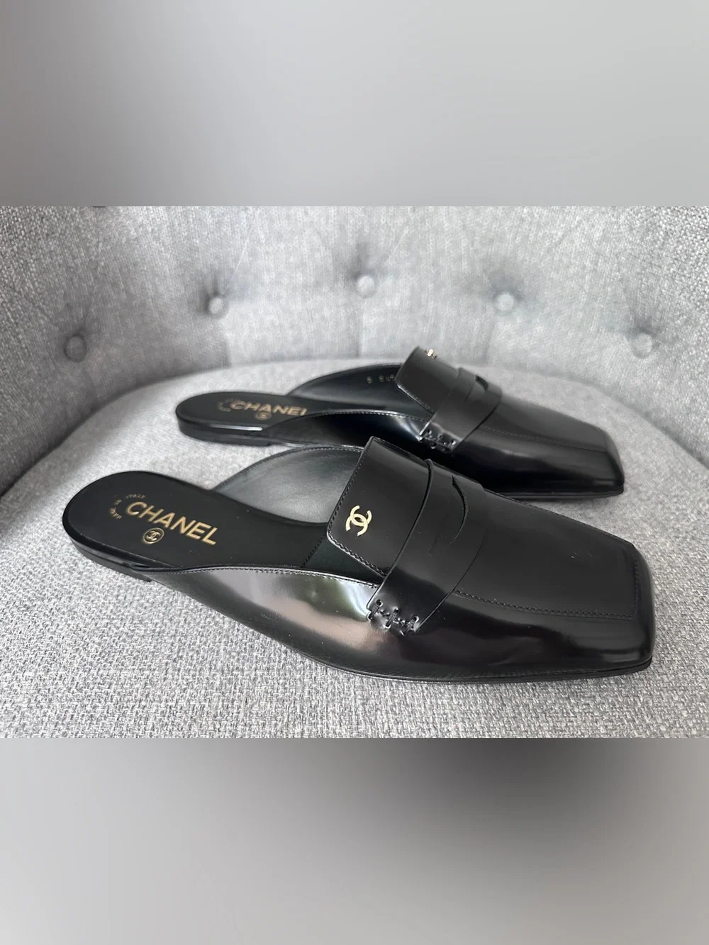 2026 CHANEL BLACK LEATHER SLIDES MULES HALF LOAFER SHOES GOLD CC LOGO 40.5 BLAZY